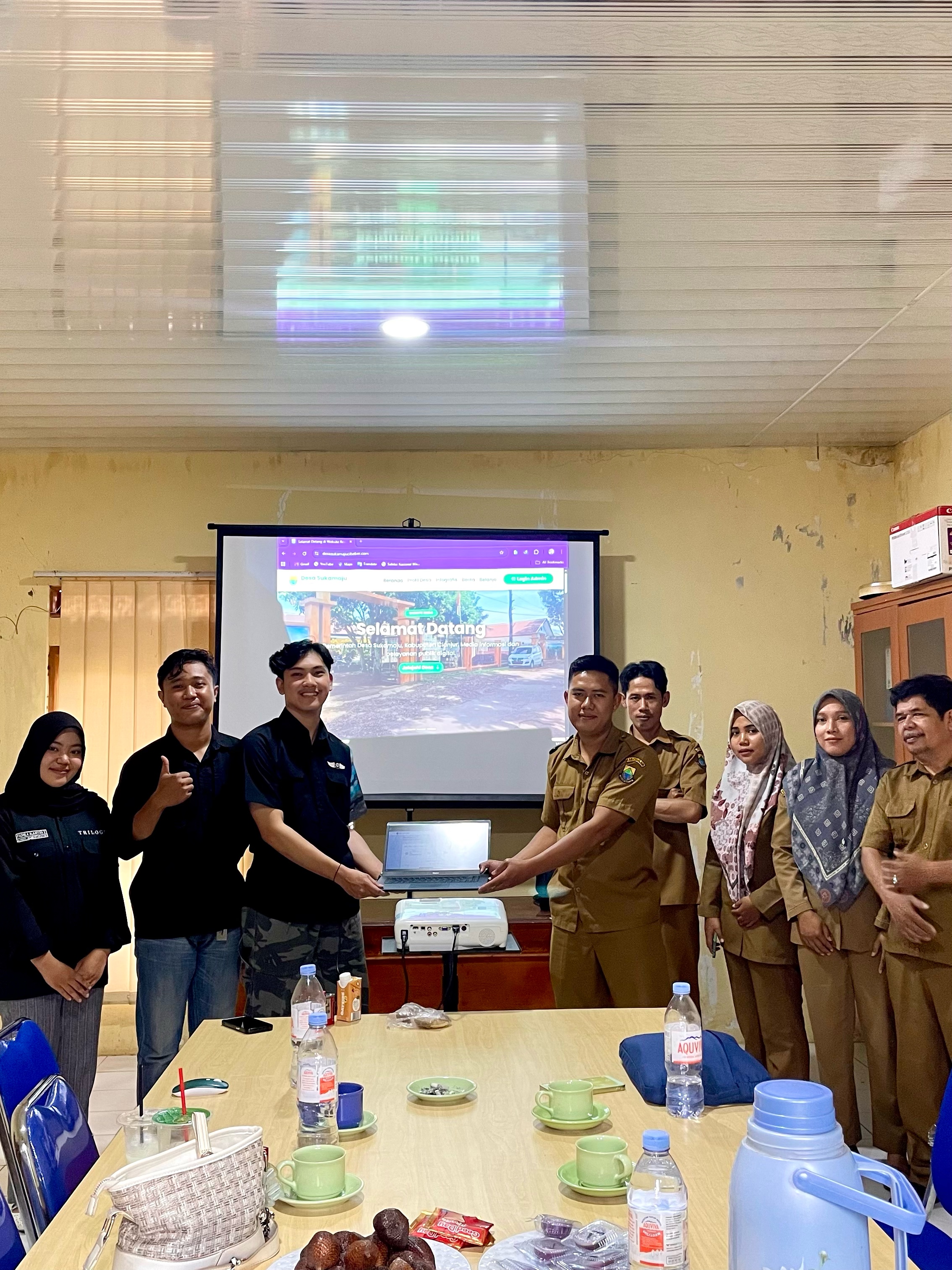 Mahasiswa KKN Desa Sukamaju Serah Terima Program Kerja Website Desa